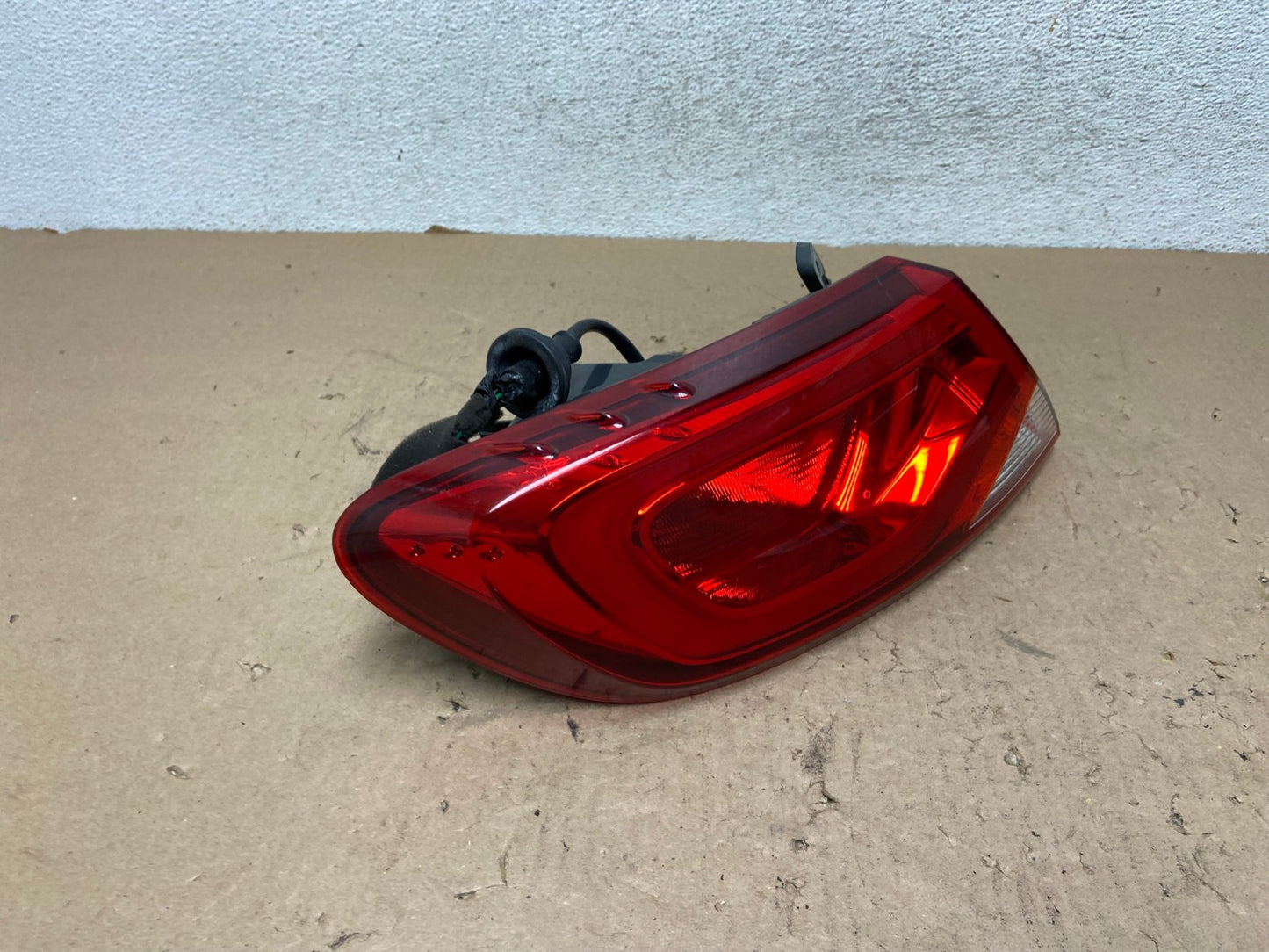 2015 2016 2017 Chrysler 200 Sedan Left Driver LH Side Tail Light AG4468 LK2