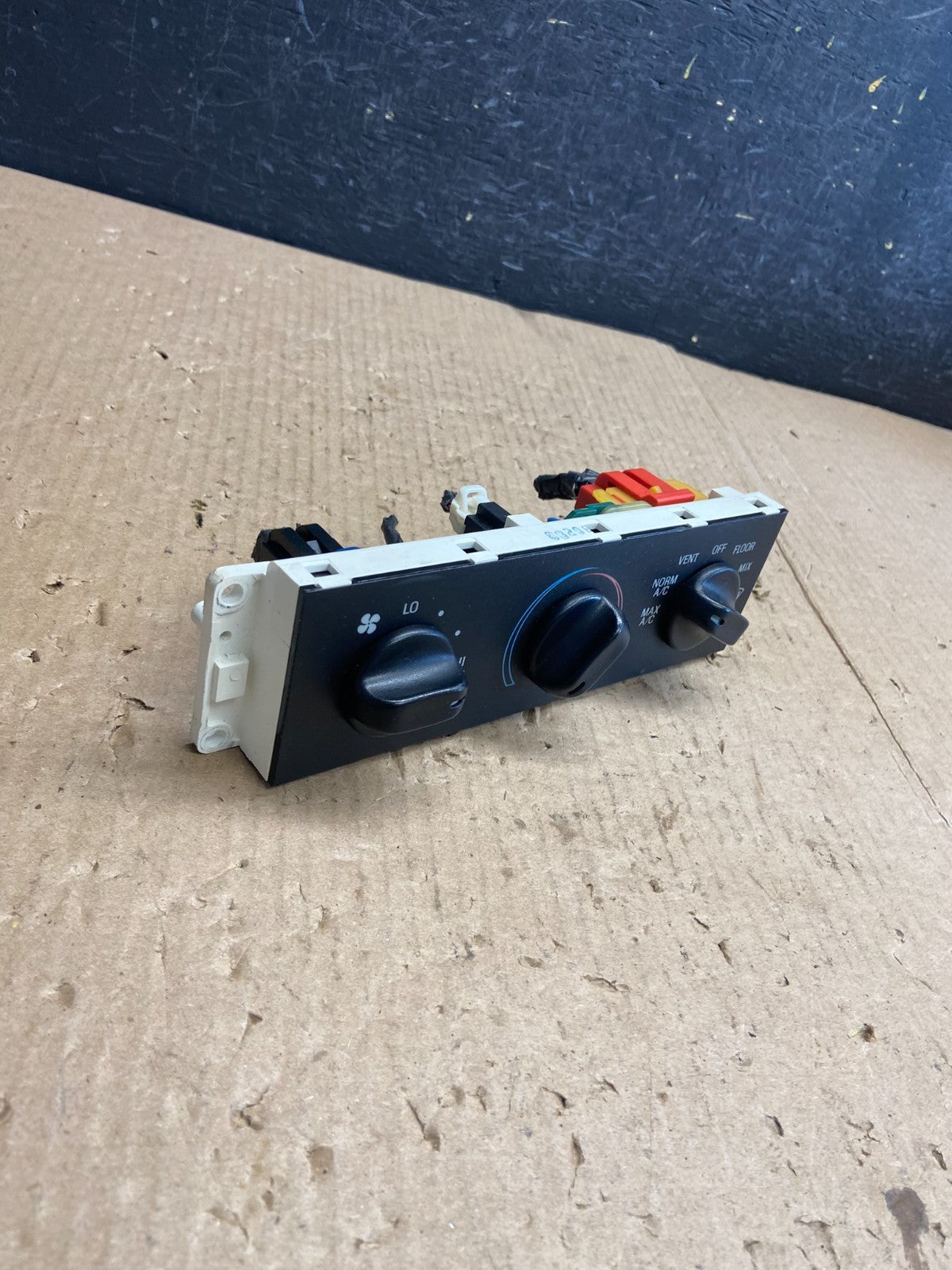 1995 to 1997 Ford Crown Victoria Marquis A/C Heater Climate Control ae3937 DG1