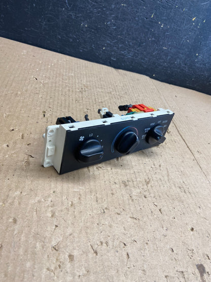 1995 to 1997 Ford Crown Victoria Marquis A/C Heater Climate Control ae3937 DG1