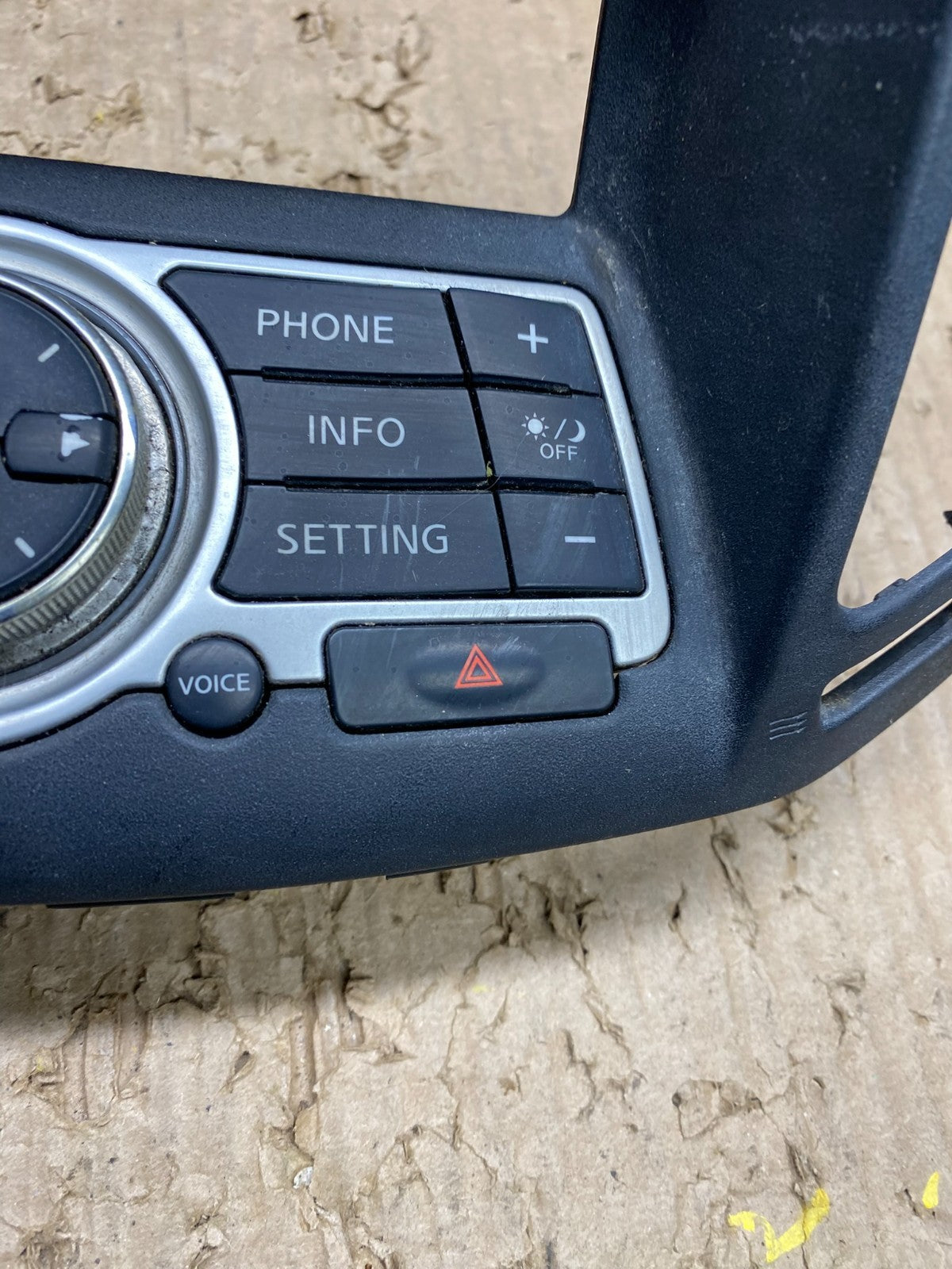 2008 - 2012 Infiniti G35 EX35 Radio Player Screen Panel Bezel v7316 DG1