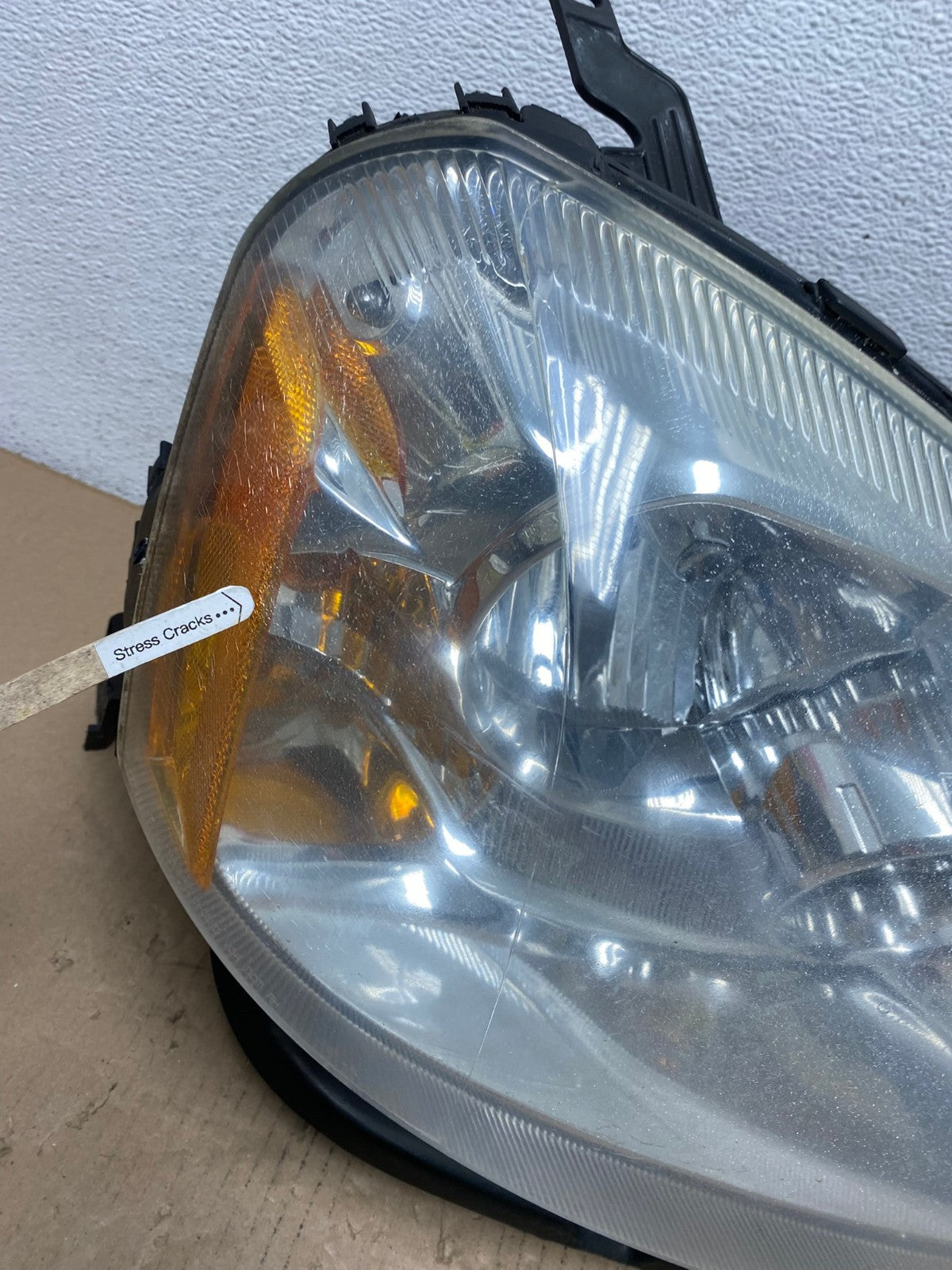 2005 to 2007 Ford Five Hundred Halogen Right Passenger Side Headlight AF3156 LK4