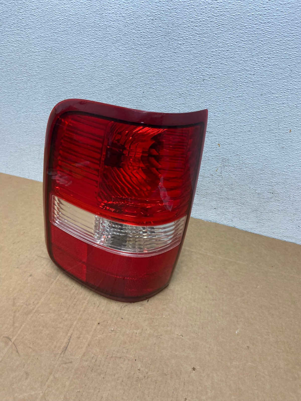 2004 to 2008 Ford F150 F-150 Left Driver LH Side Tail Light AD5503 LK0