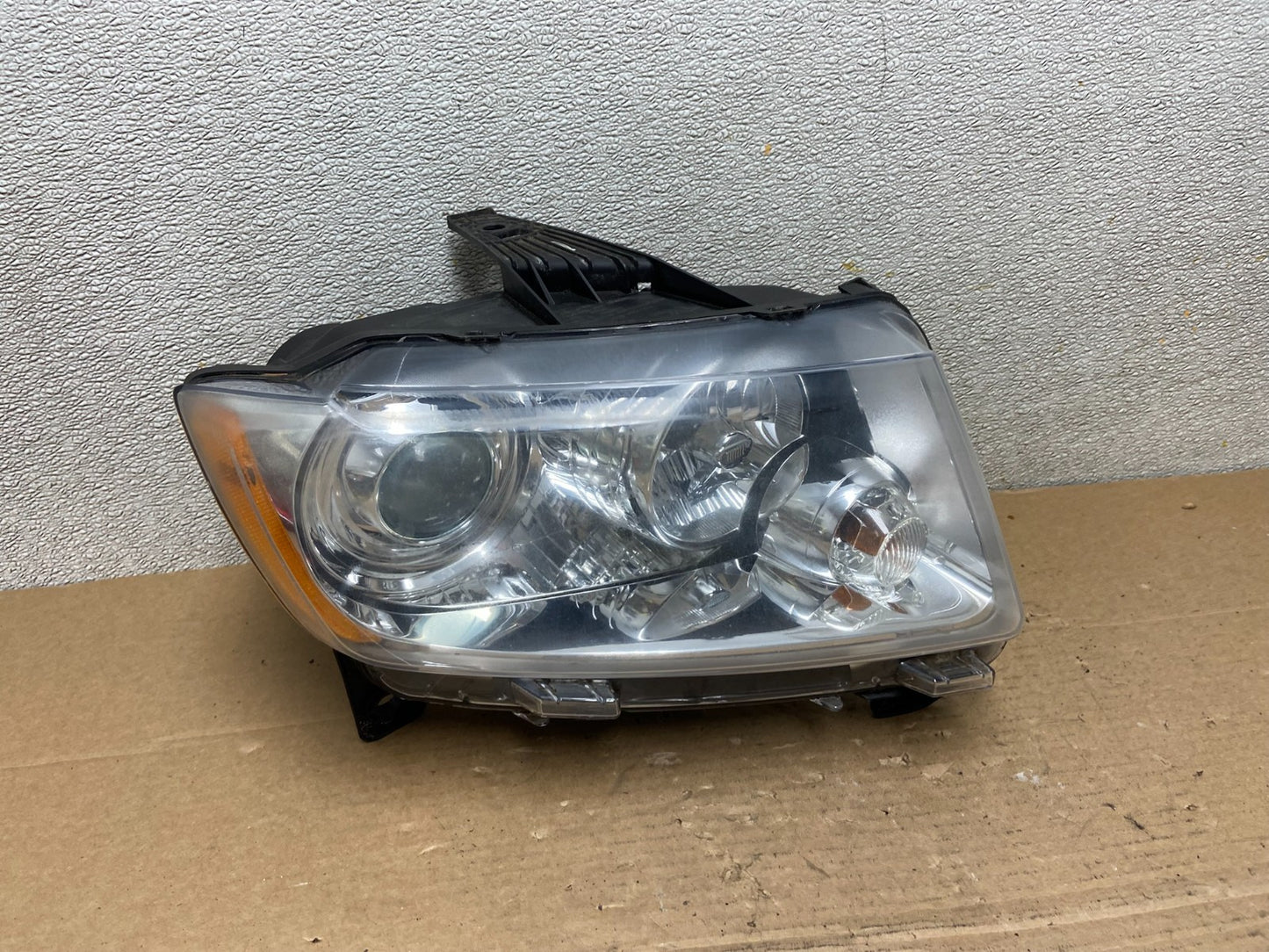 2011-2013 Jeep Grand Cherokee Right Passenger Xenon Headlight AB4512 DW0