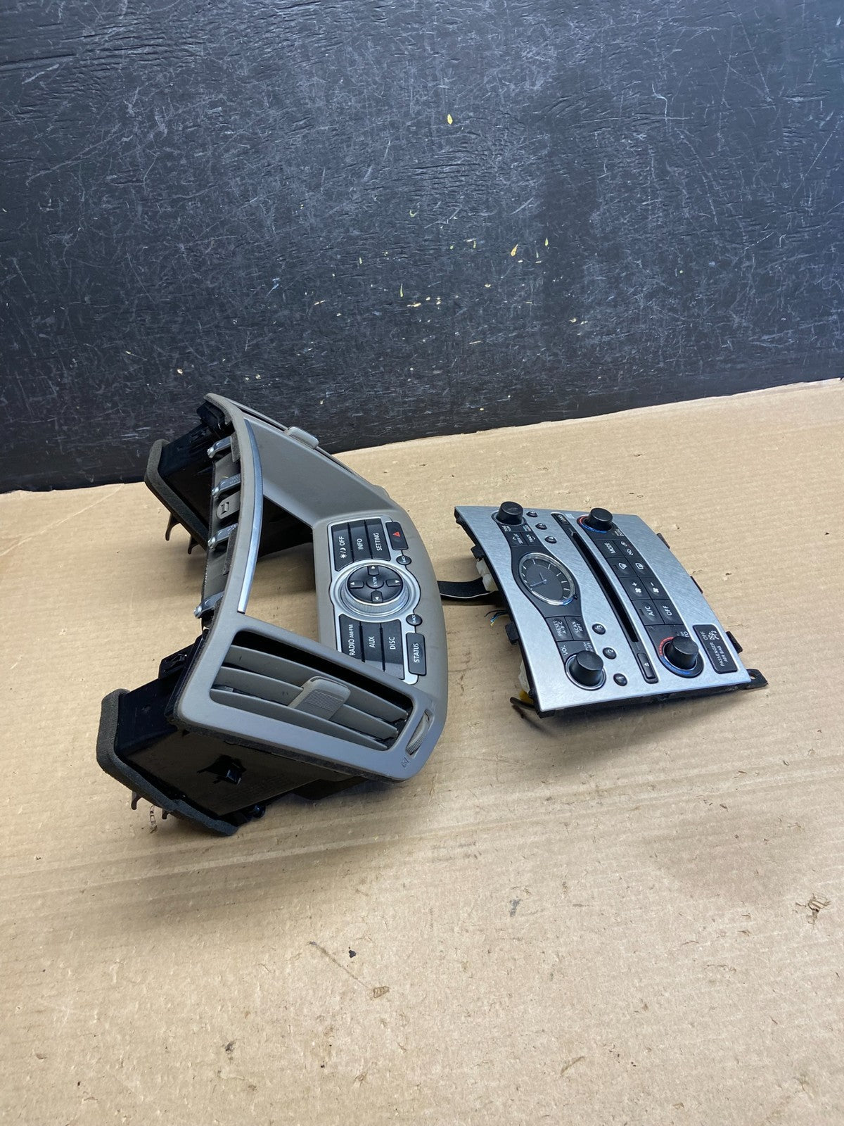 2007 to 2010 Infiniti G37 Radio Player Climate Control Panel Bezel ah3550 DG1