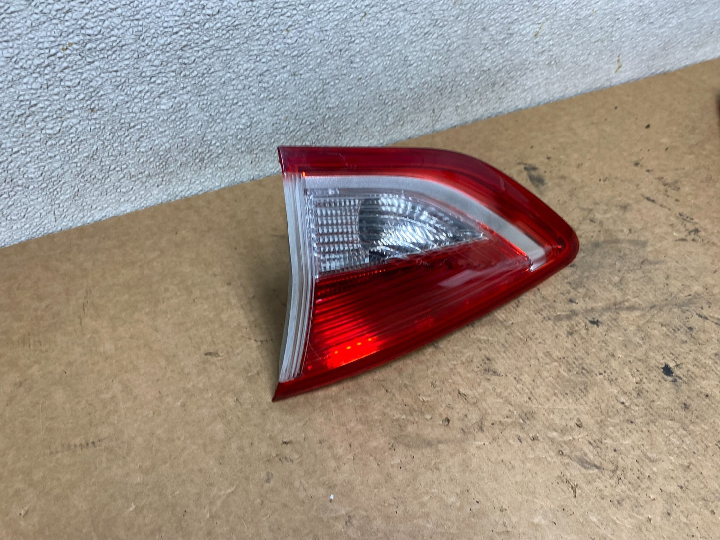 2013 to 2016 Ford Escape Right Passenger RH Side Inner Tail Light OEM S7169 DW2