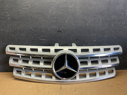 2009 to 2011 Mercedes ML-Class W164 Front Bumper Grille Grill AA2259 DG0