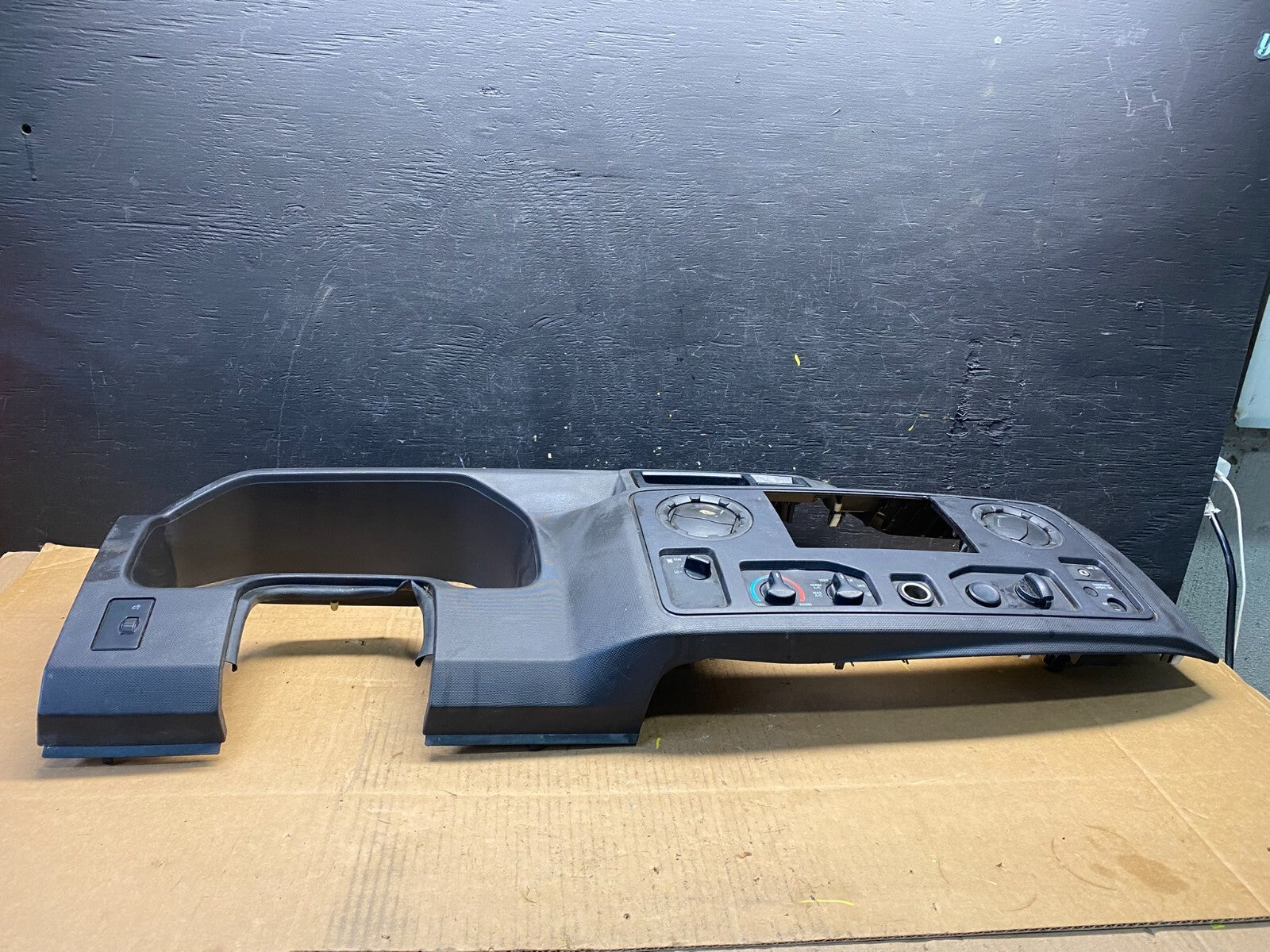 2009 - 2014 Ford E150 E250 Gauge Speedometer Cluster Radio Bezel Trim N2972 DG1
