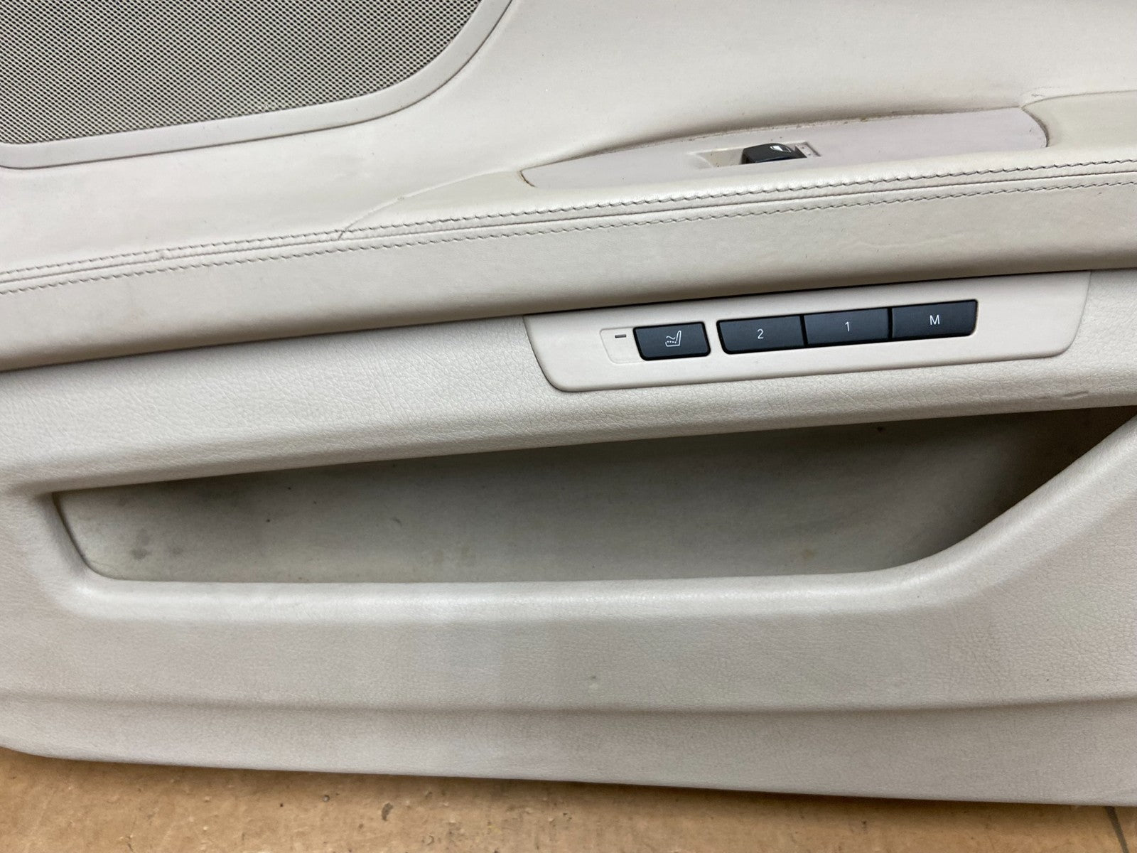 2009 to 2015 BMW 740i 750i 535i F01 F02 Front Right Interior Door Panel r4704 DG4