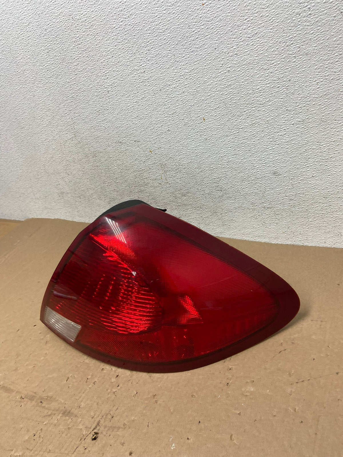 2000 to 2003 Ford Taurus Right Passenger Rh Side Tail Light AD7711 LK1