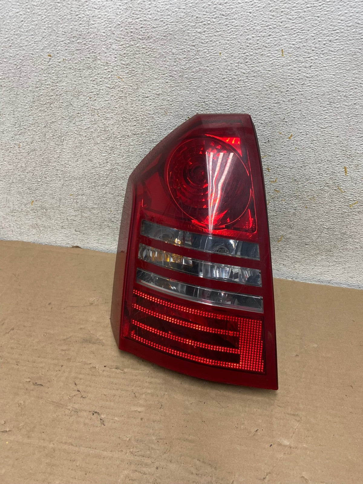 2005 2006 2007 Chrysler 300 Left Driver LH Side Tail Light AH9444 LK0
