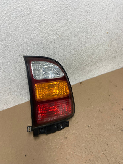1998 2000 Toyota RAV4 Right RH Passenger Side Tail Light AF4682 LK2