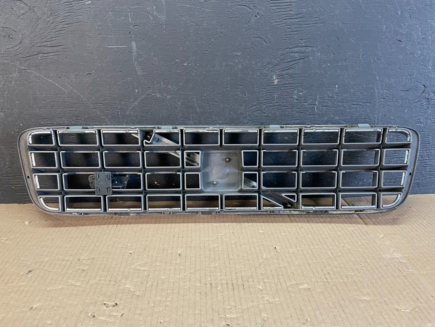 2003 to 2013 Volvo XC90 Front Upper Grill Grille AE3773 DG3