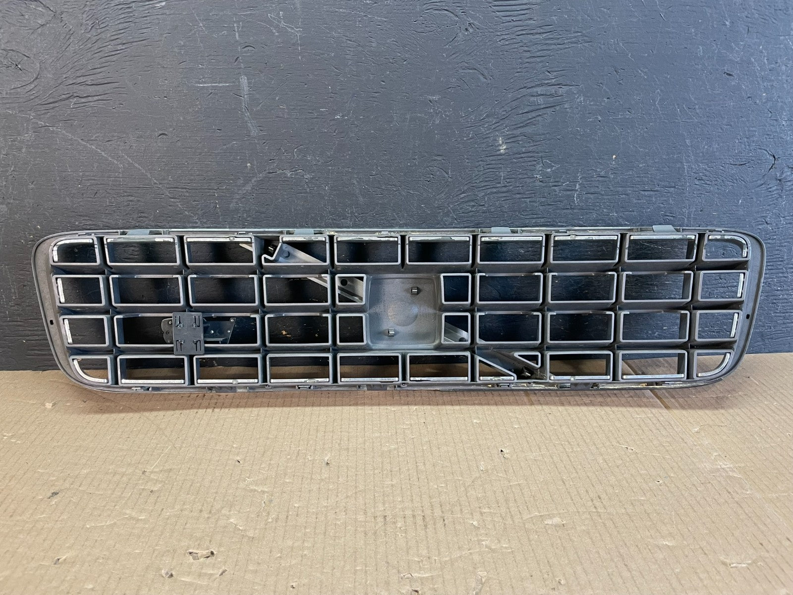 2003 to 2013 Volvo XC90 Front Upper Grill Grille AE3773 DG3