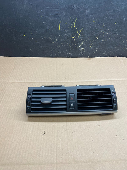 2007 to 2013 BMW X5 X6 Center Console Dash Air Vent OEM Y2082 DG0
