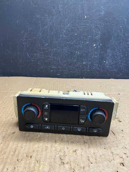 2003 to 2006 Chevrolet Silverado HVAC Heater Climate Control Module AD2003 DG0