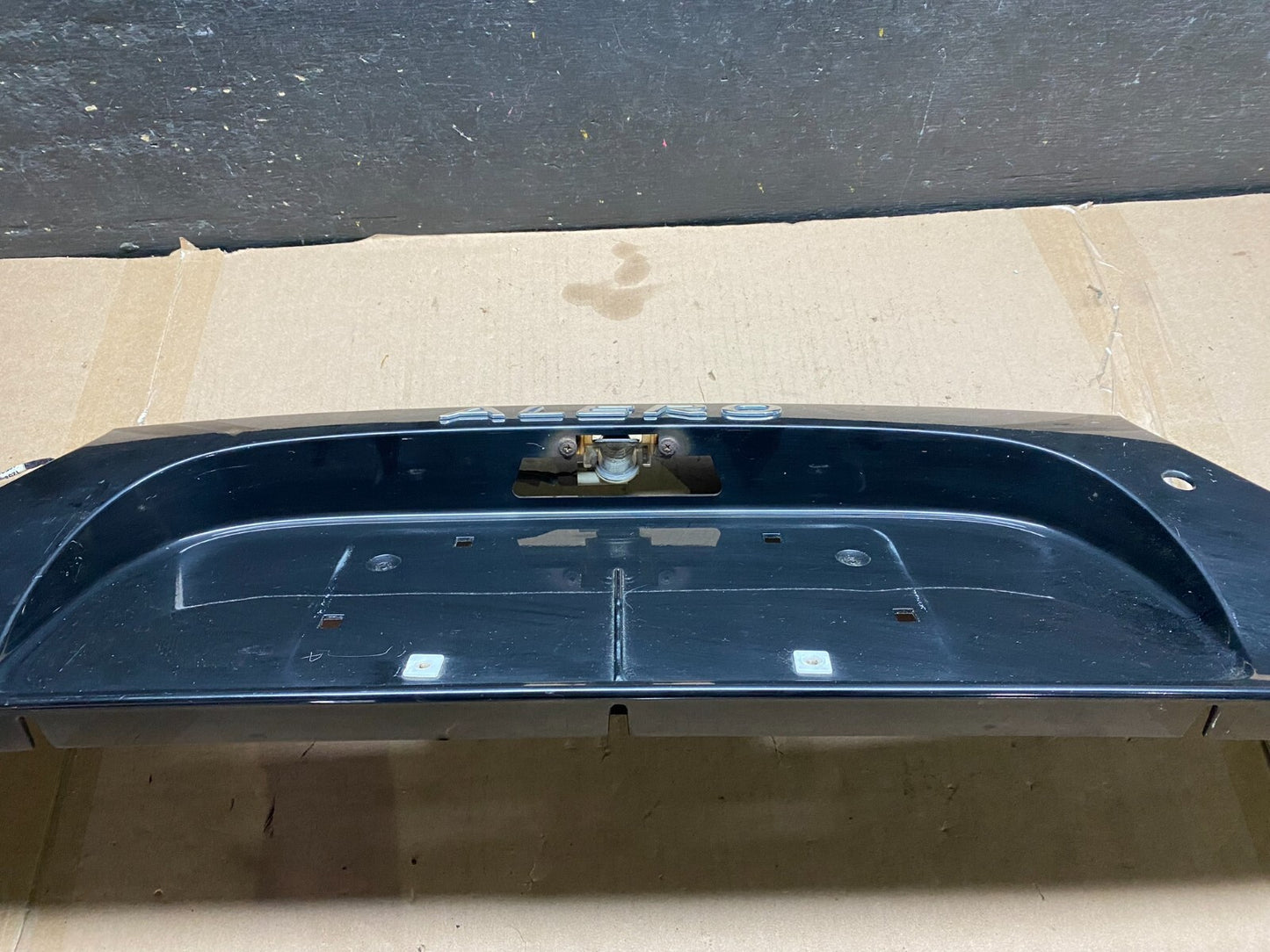 1999 to 2004 Oldsmobile Alero Trunk Lid License Plate Panel Oem C4110 DG13