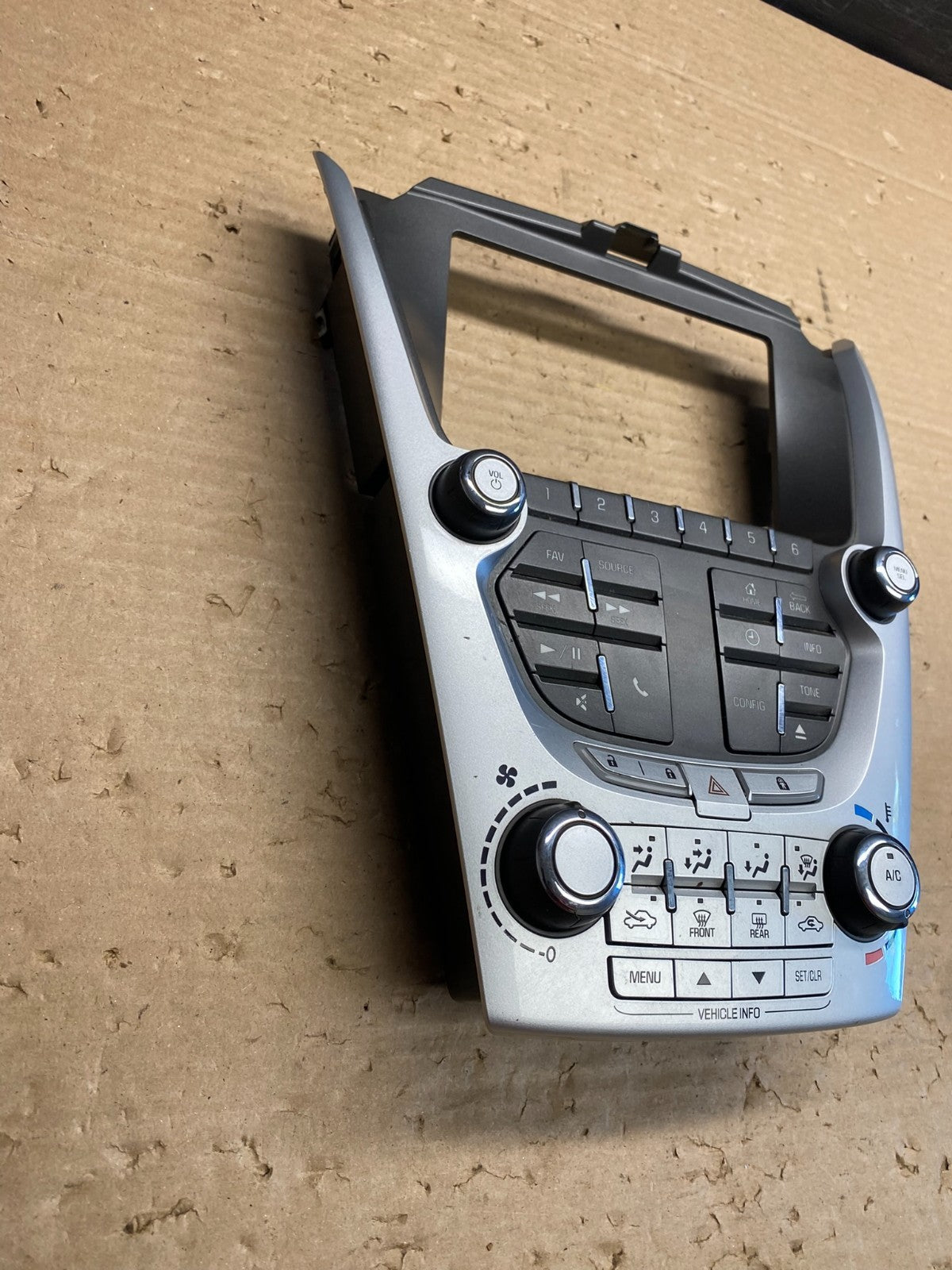 2012-2015 Chevy Equinox Terrain Radio Face Climate Control Panel Bezel AG8356 DG2
