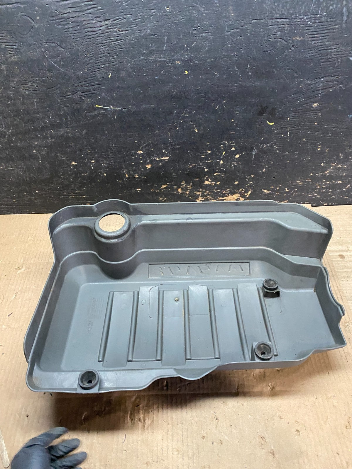 2007 to 2008 GMC Acadia 3.6L VVT Engine Cover Shield W5817 DG5