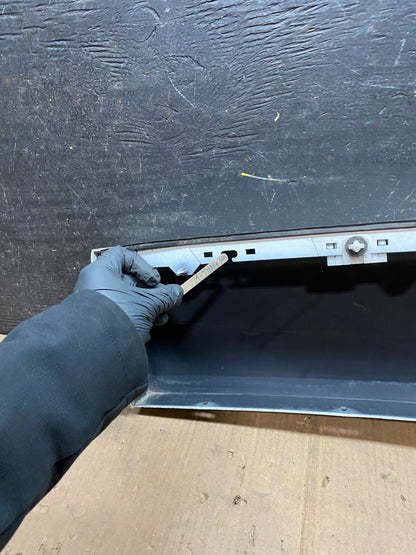2006 to 2010 Hummer H3 Rear Right Flare Door Molding Trim OEM W2186 DG13