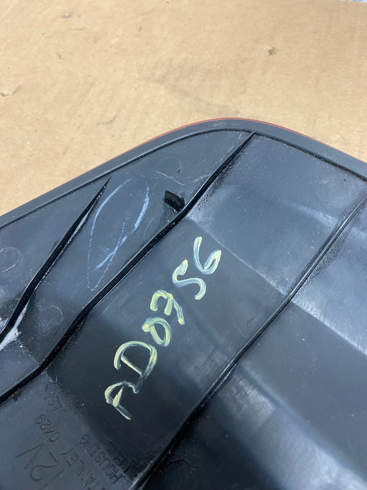 2001- 2004 Toyota Sequoia Right Passenger RH Side Tail light Inner AD0756 LK6