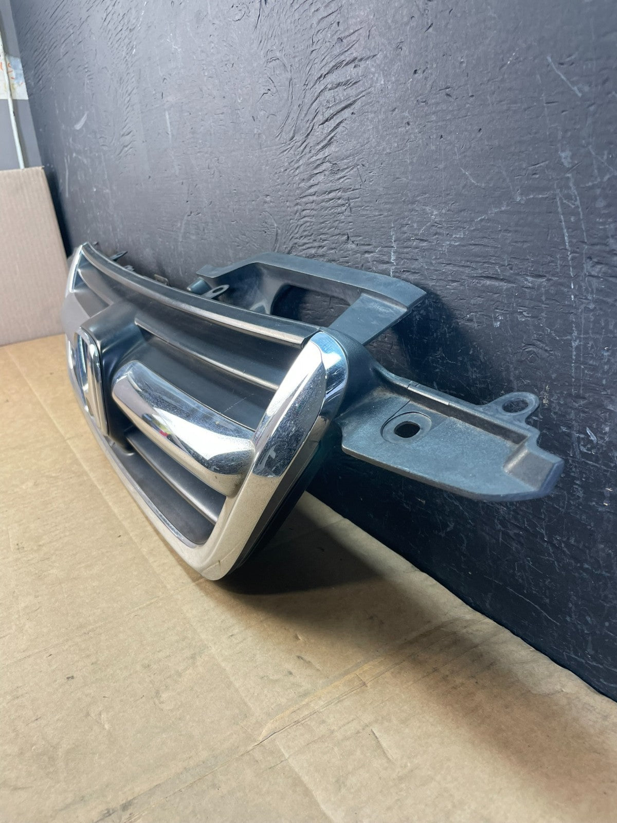 2002 to 2004 Honda CR-V CRV Front Upper Grille Grill Chrome ac5098 DG1