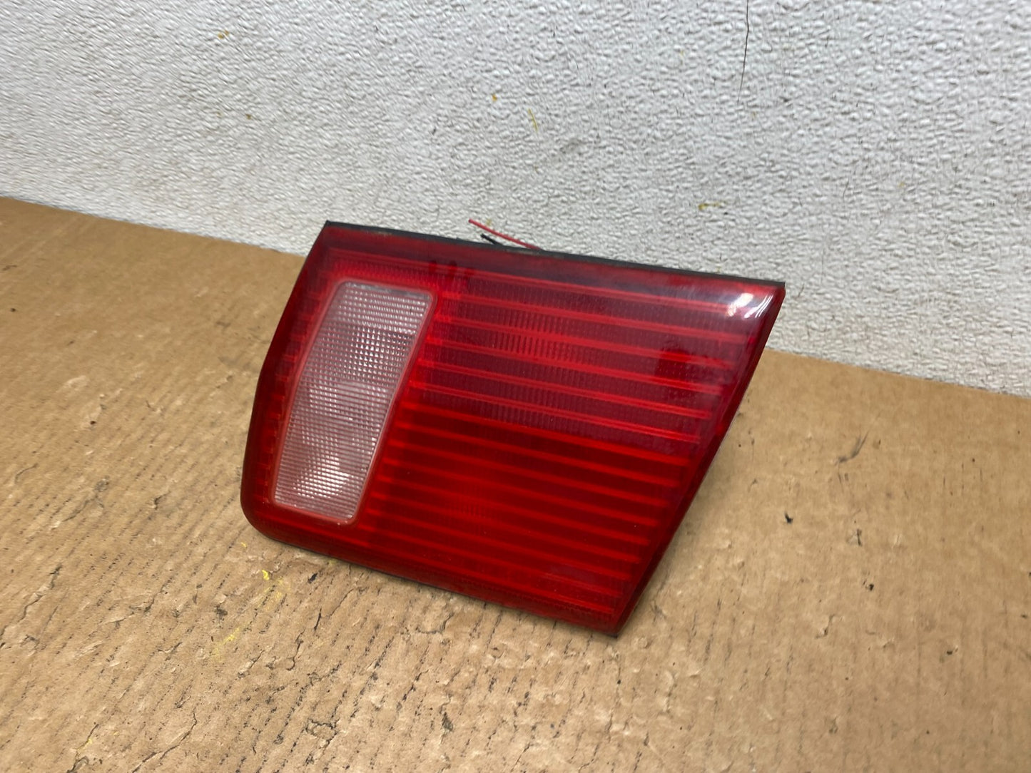 1997 to 2001 Mitsubishi Diamante Right Passenger Inner Tail Light OEM I1237 DW1