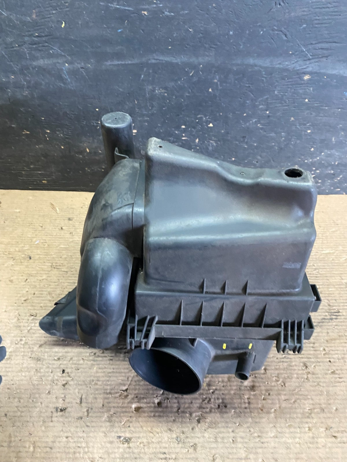 2011 to 2021 Dodge Durango 3.6L Air Filter Cleaner Box OEM  s3603 DG4