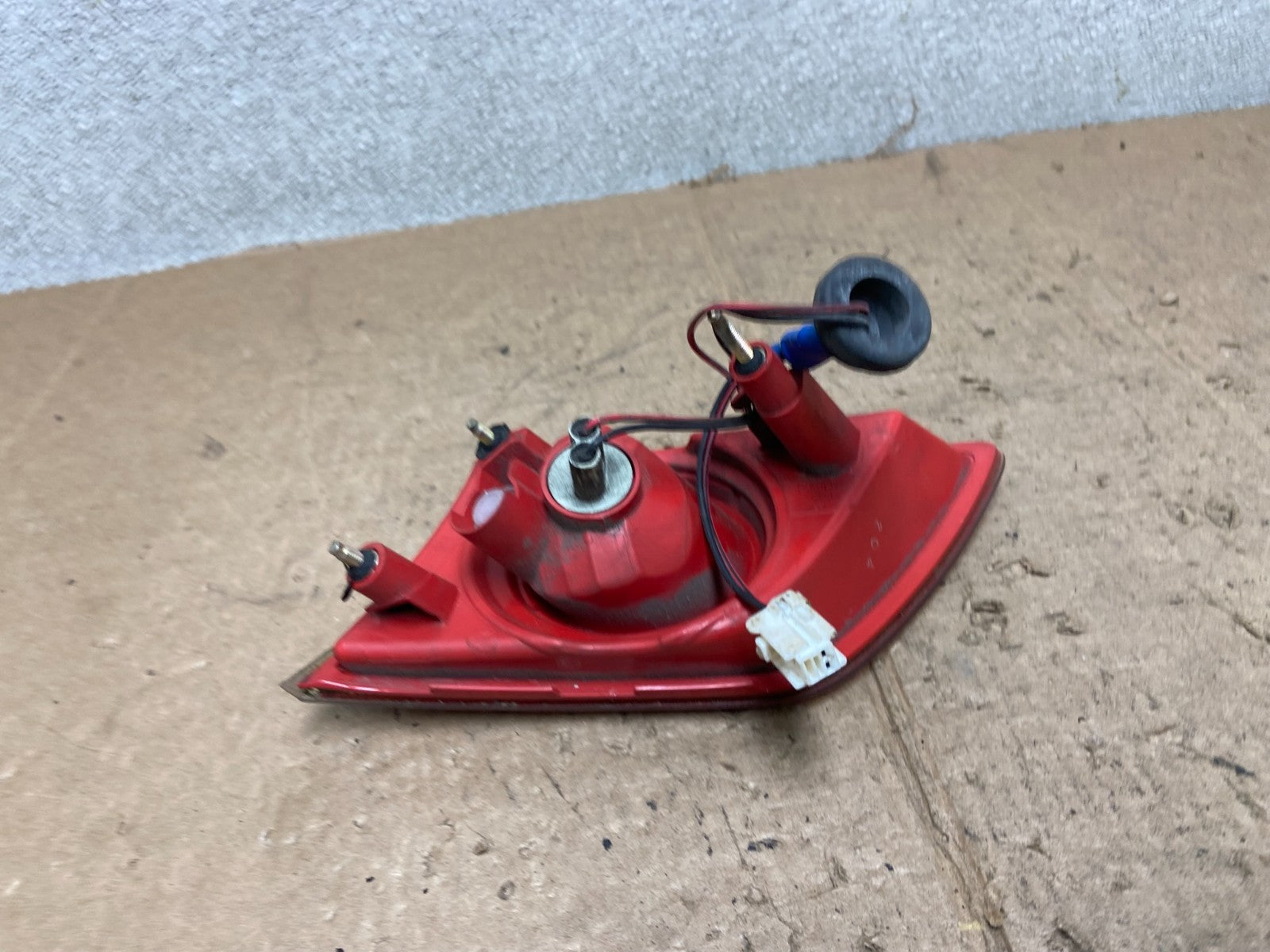 2003-2005 Infiniti FX35 FX45 Left Driver Lh Red Inner Tail Light AA4144 DW4