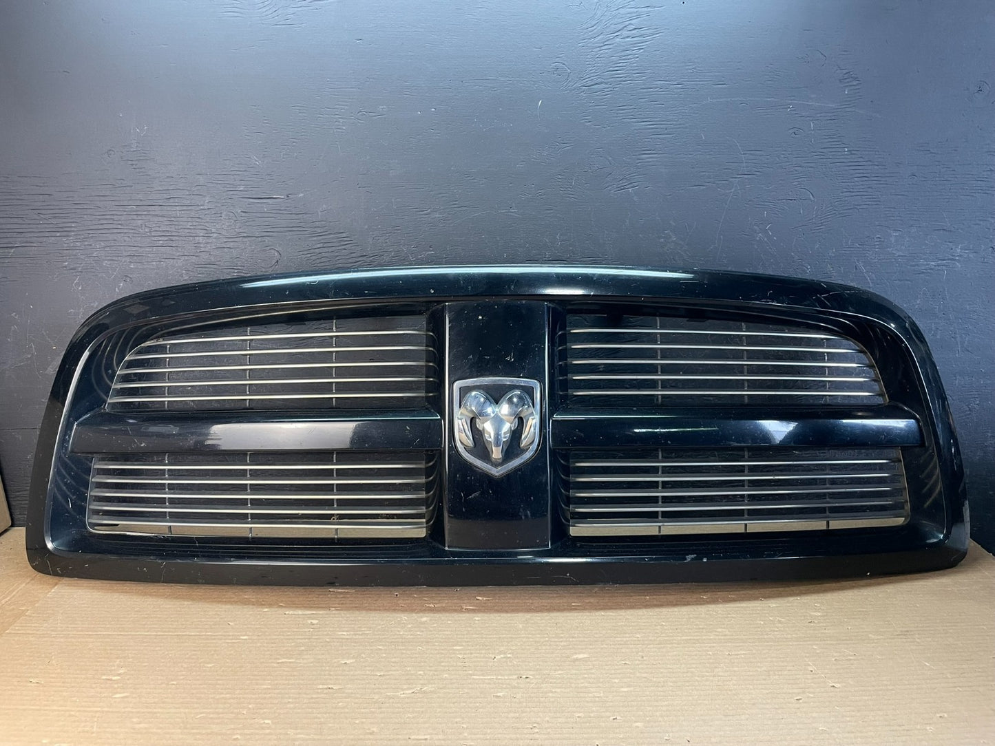 2009 to 2012 Dodge Ram 1500 Front Upper Grille Grill AF3321 DG0