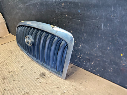 2001 to 2005 Hyundai Sonata Front Upper Grille Grill Bumper OEM S5868 DG1