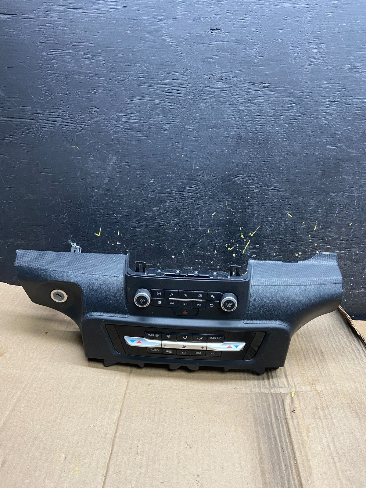 2020 to 2023 Ford  Explorer Radio Climate Control Panel Trim Oem X1732 DG0