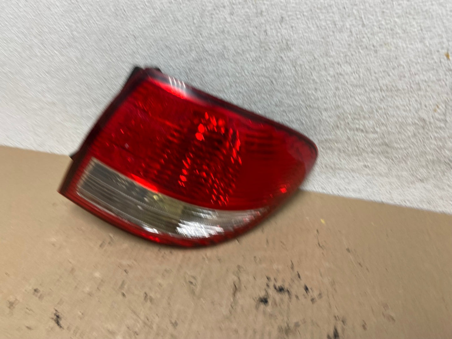 2002-2004 Infiniti i35 Right Passenger Rh Side Tail Light AF5917 LK1