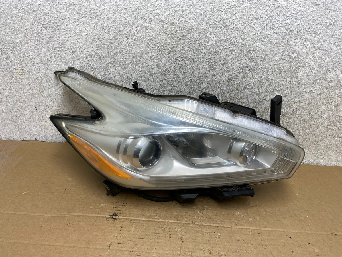 2015 to 2018 Nissan Murano Headlight Right Passenger RH AH8141 DW0