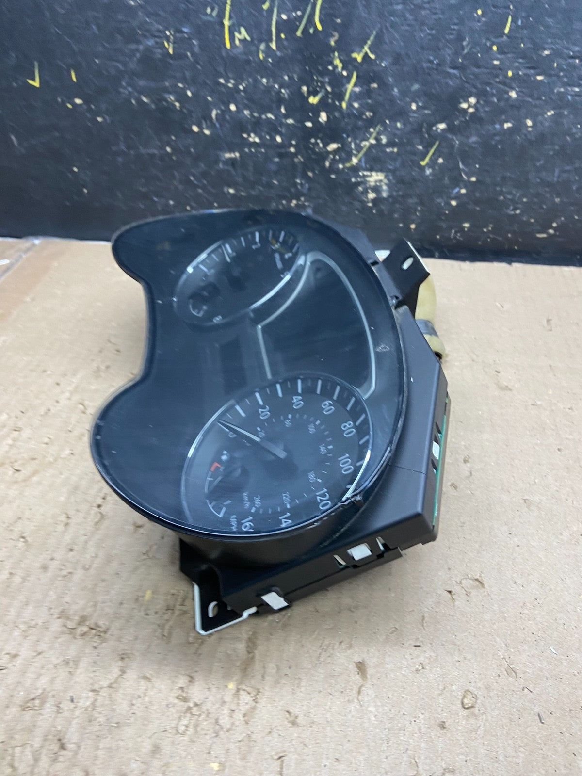 2014 Nissan Pathfinder Xterra Cluster Speedometer Instrument OEM AB5571 DG2