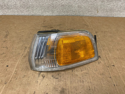 1992 to 1993 Honda Accord Coupe Left Driver LH Turn Signal Aftermarket T2340 DW0
