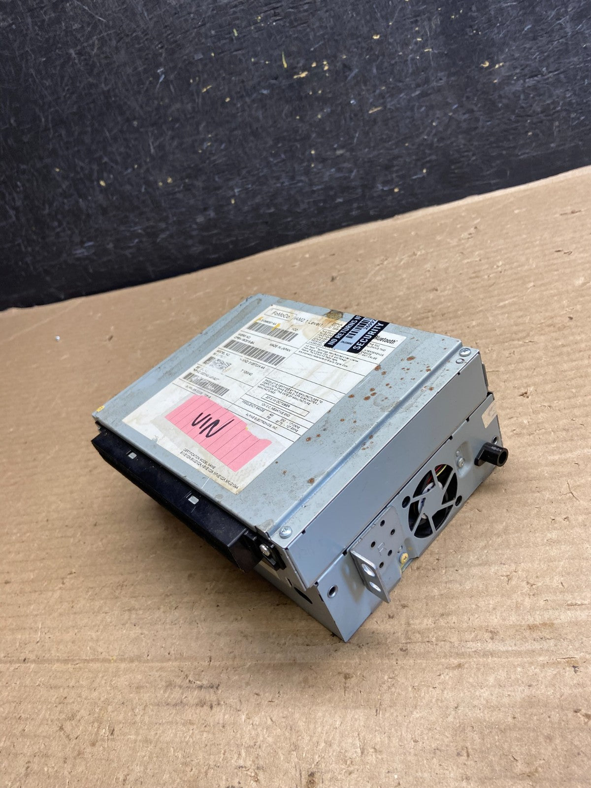 2011 2012 2013 2014 2015 Volvo S60 CD Player CD Player Radio Head Unit AH3798 DG2