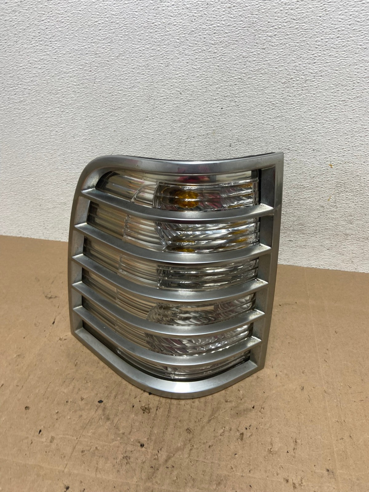 2006 2007 2008 2009 2010 Mercury Mountaineer Left Driver Tail Light AE6427 LK0