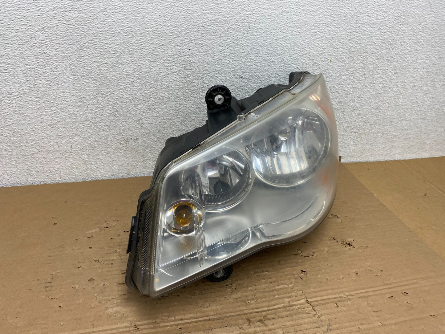 2008 to 2016 Chrysler Town and Country Left Driver Lh Side Headlight AD4335 DW2