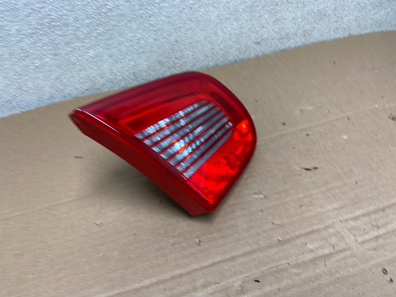 2007 2008 2009 2011 Volkswagen Eos Left Driver LH Tail Light inner AB1290 LK2