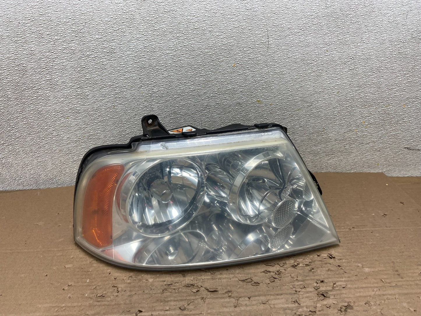 Xenon 2003-2006 Lincoln Navigator Right Passenger Side Headlight OEM AB1717 DW0
