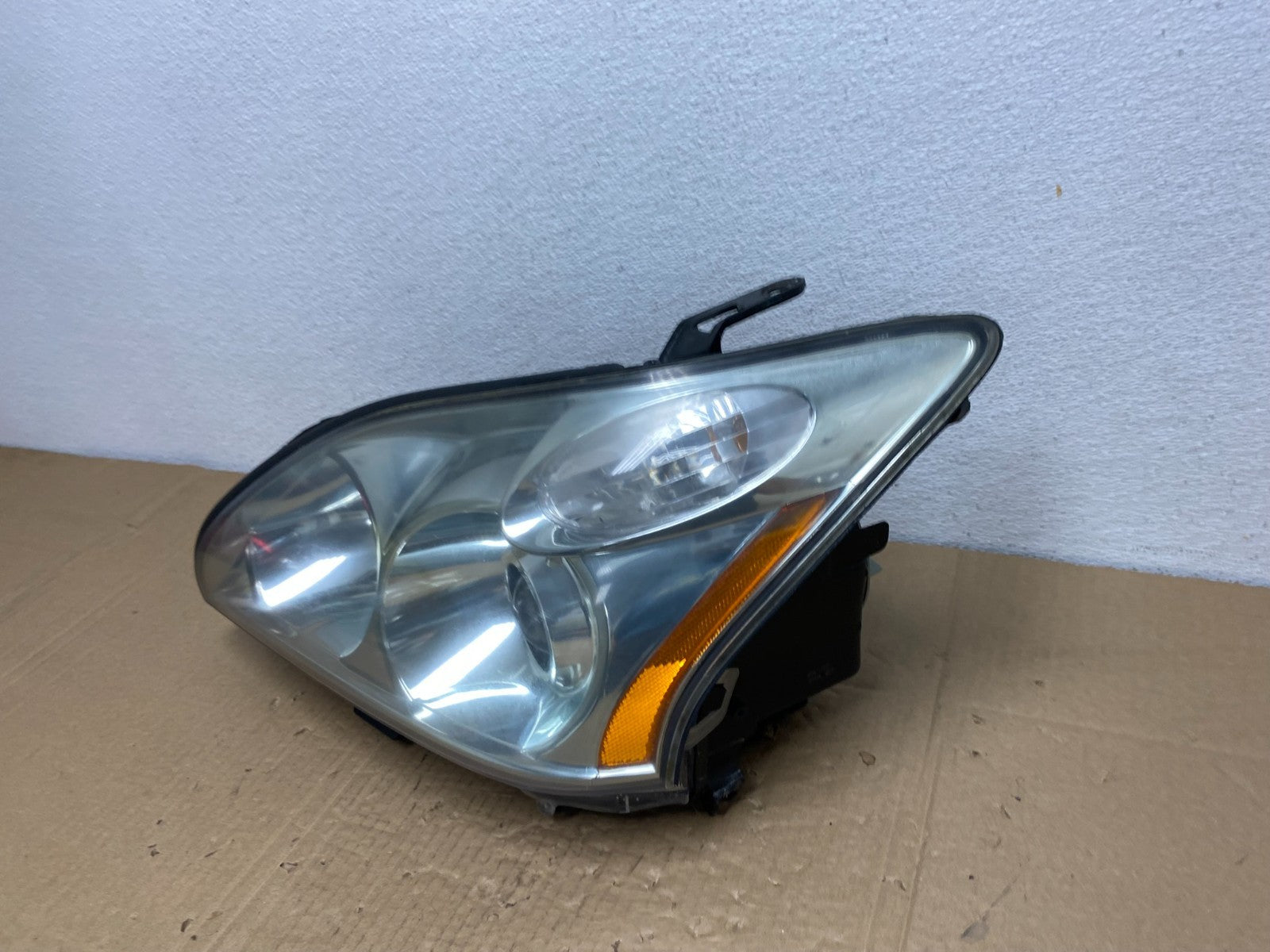 2004 to 2009 Lexus RX330 RX350 Xenon Left Driver Side Headlight AC3839 DW1