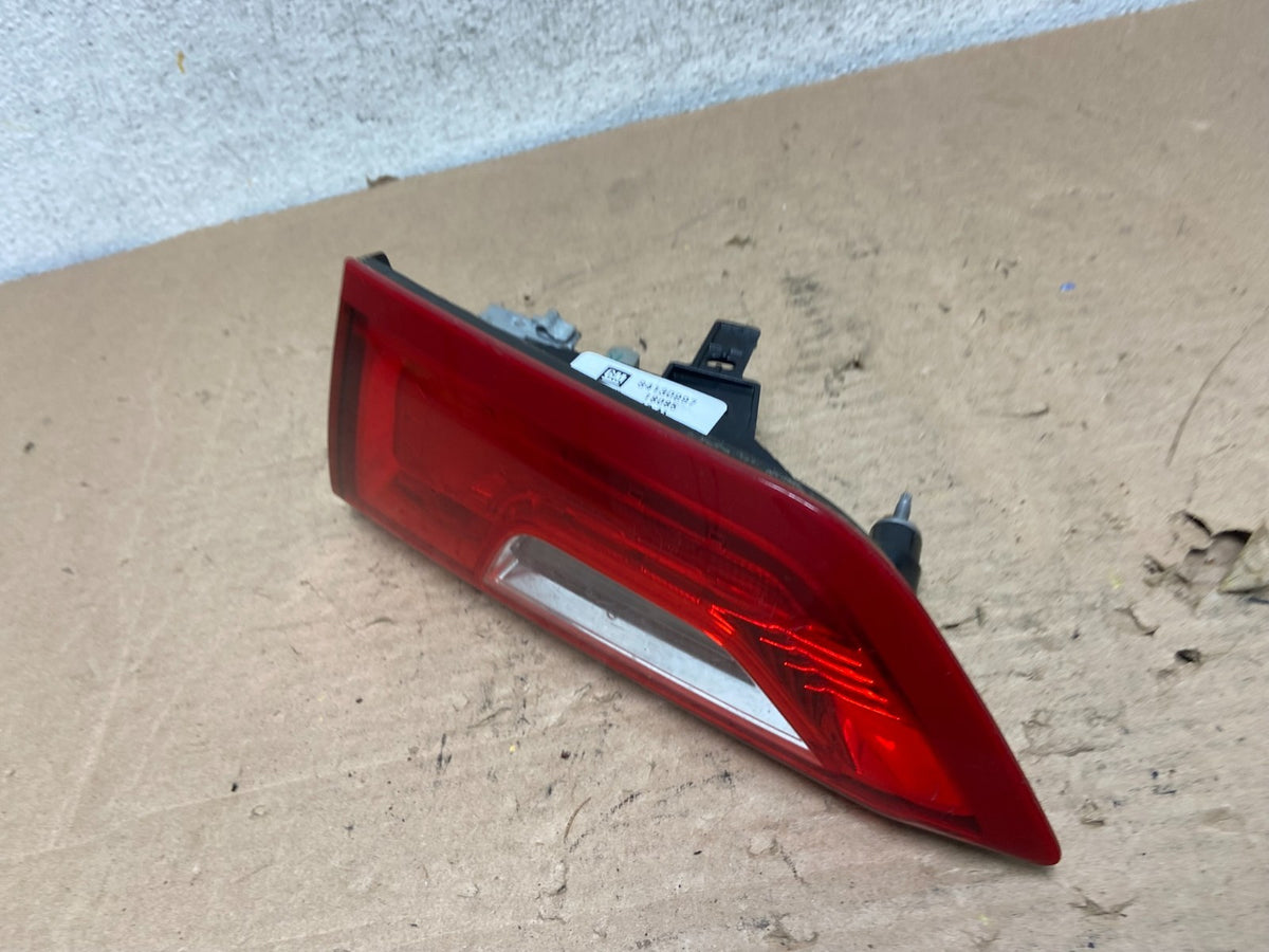 2016 - 2019 Chevrolet Malibu Right Passenger RH Inner Tail Light AI1045 DW1