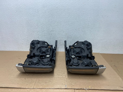 2003 - 2004 Land Rover Discovery Left+Right Set Halogen Headlights AE6028 DG12