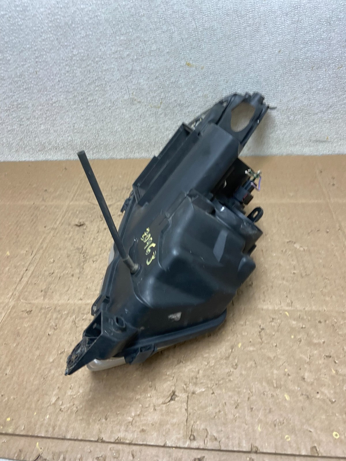 2002 to 2005 Saab 9-5 Left Driver LH Side Halogen Headlight OEM Z0963 DW6