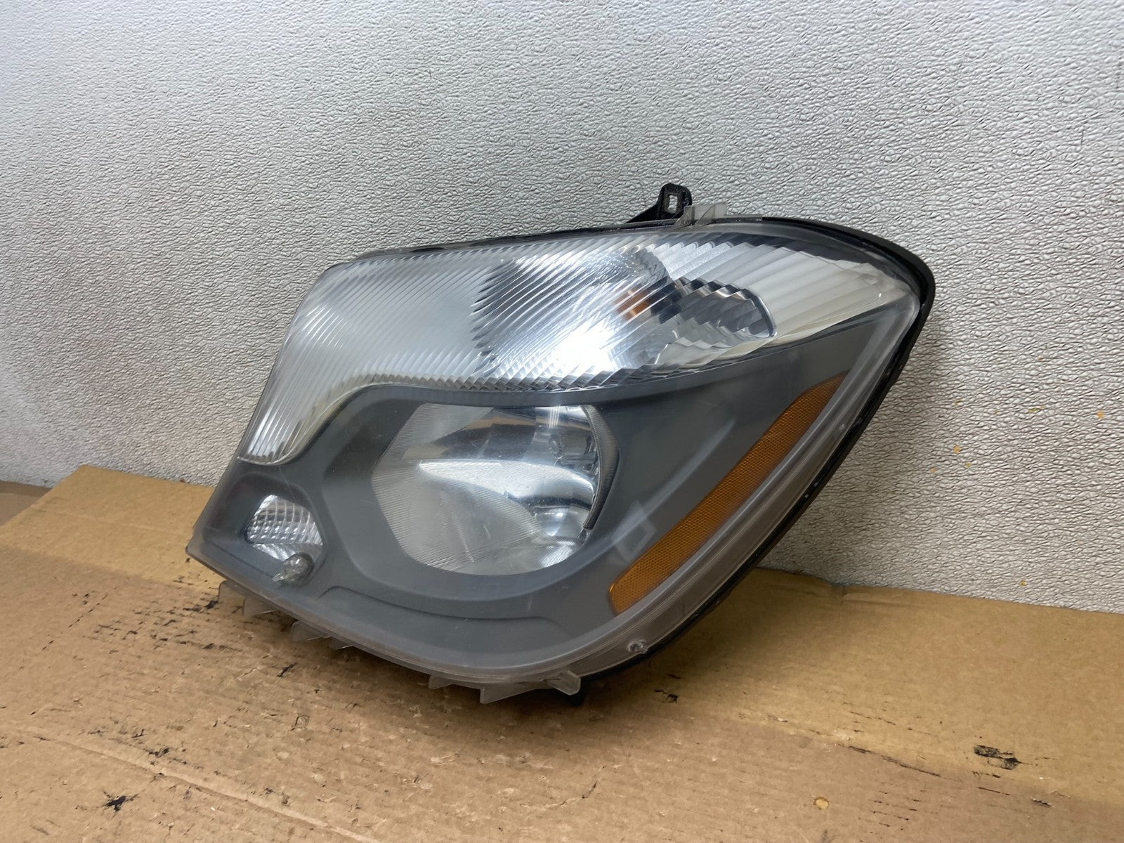 2014 to 2017 Mercedes Sprinter Headlight Left Driver LH Halogen Oem AB5338 DG1