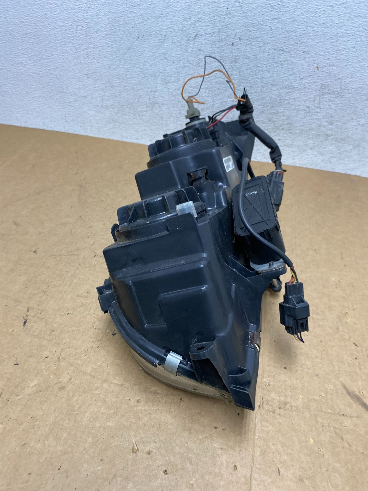 2004 2005 2006 Volvo S80 Right Passenger RH Side Halogen Headlight AE3284 DW10