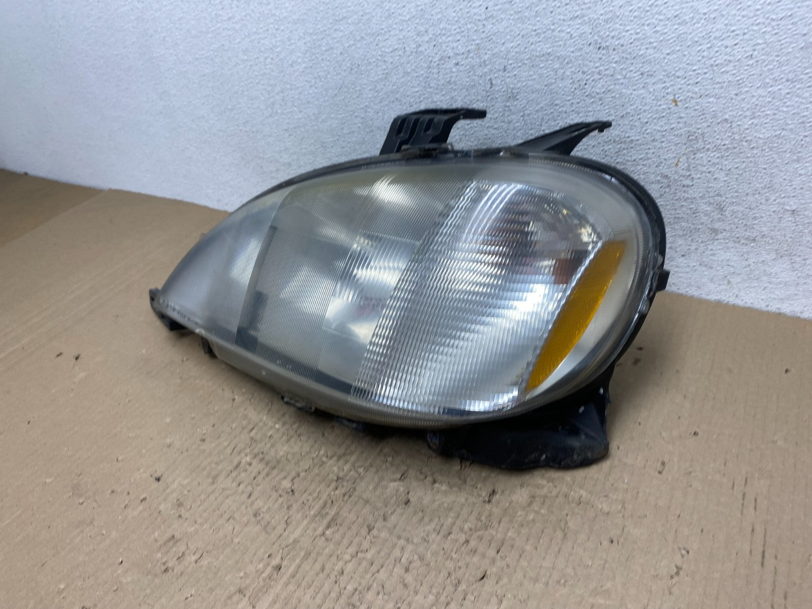 1998 to 2001 Mercedes ML320 ML-Class Left Driver LH Halogen Headlight AF2878 DW1