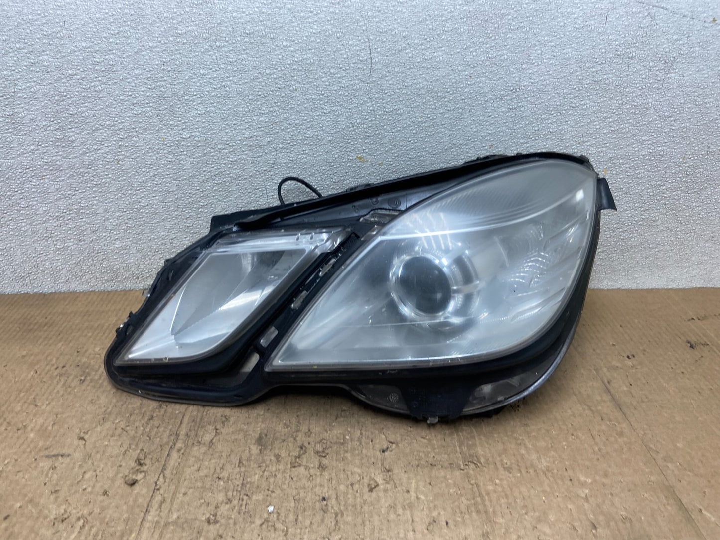 2010-2013 Mercedes E Class E350 E550 Left Driver LH Halogen Headlight AA8482 DW0