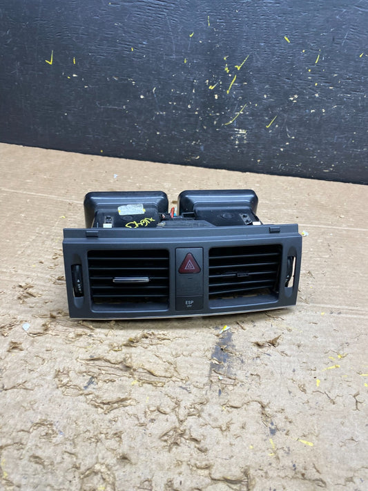 2010-2013 OEM Mercedes A207 E550 Front Center Dash AC Air Vent Trim OEM X1643 DG0