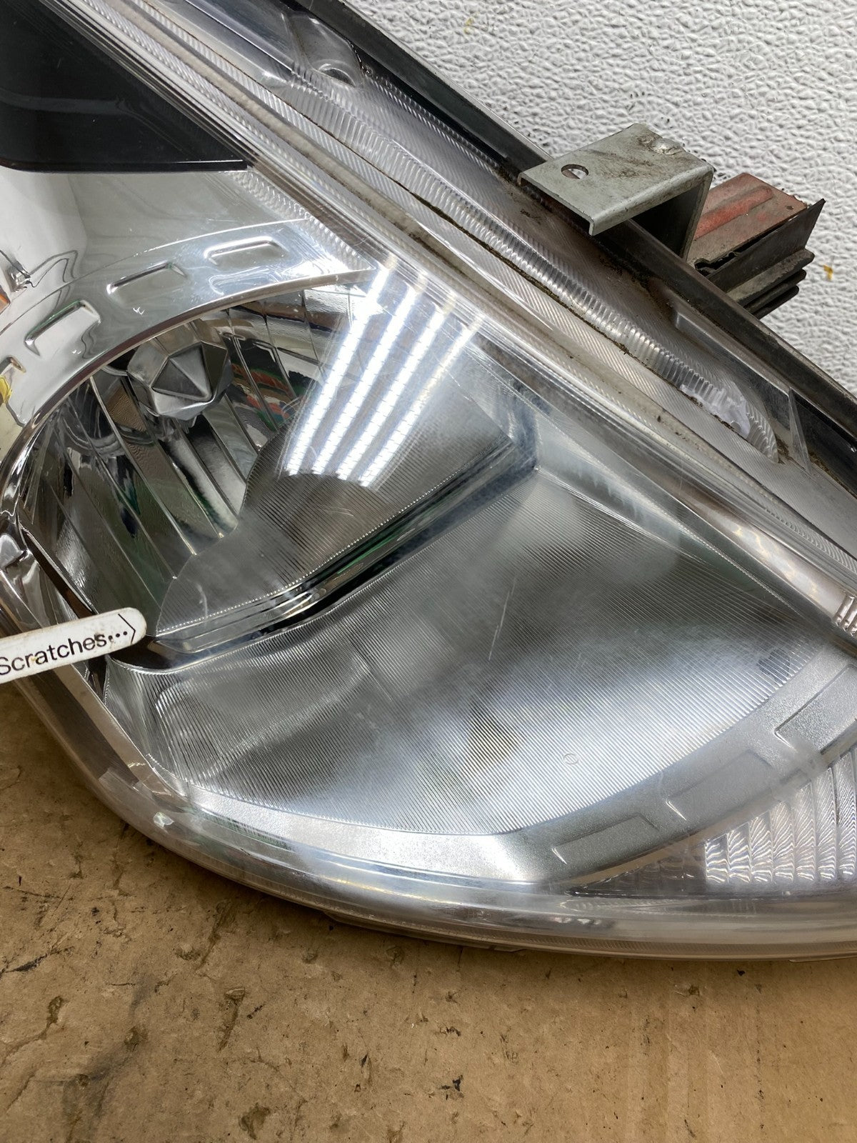 2015 to 2019 Nissan Versa Headlight Right Passenger RH Side DEPO AD3751 DW3